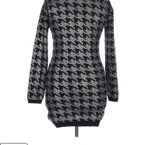 Retrofete Black and White Houndstooth Long Sleeve Dress